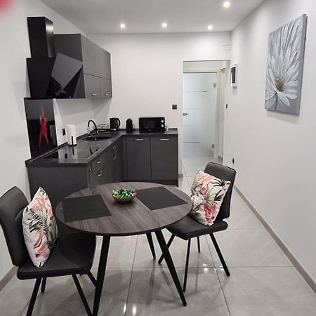 רייקה Apartman Julija 1 מראה חיצוני תמונה